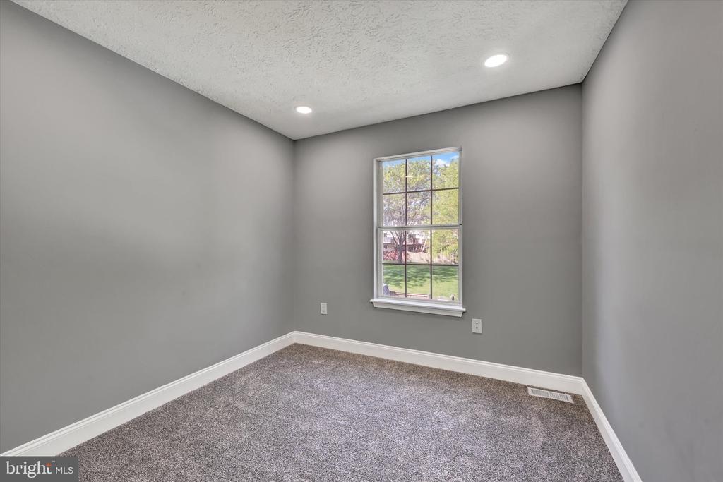 711 MEDINAH CIRCLE