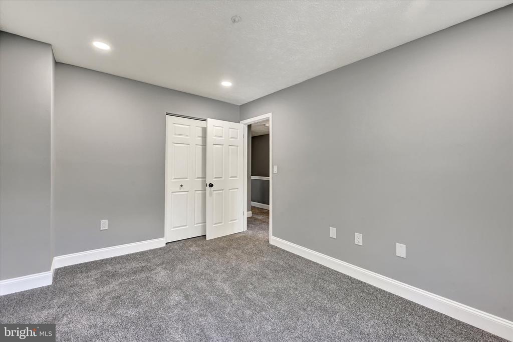 711 MEDINAH CIRCLE
