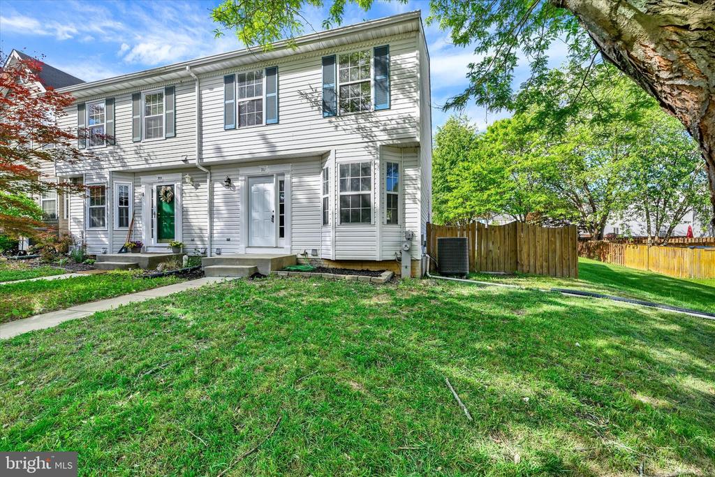 711 MEDINAH CIRCLE