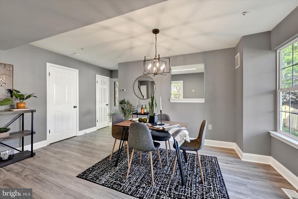 711 MEDINAH CIRCLE