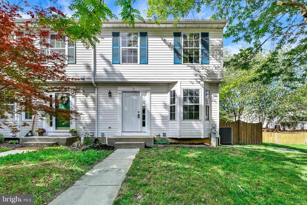 711 MEDINAH CIRCLE