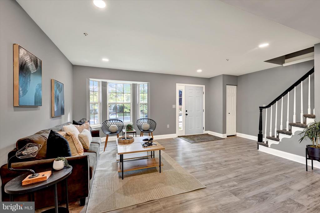 711 MEDINAH CIRCLE