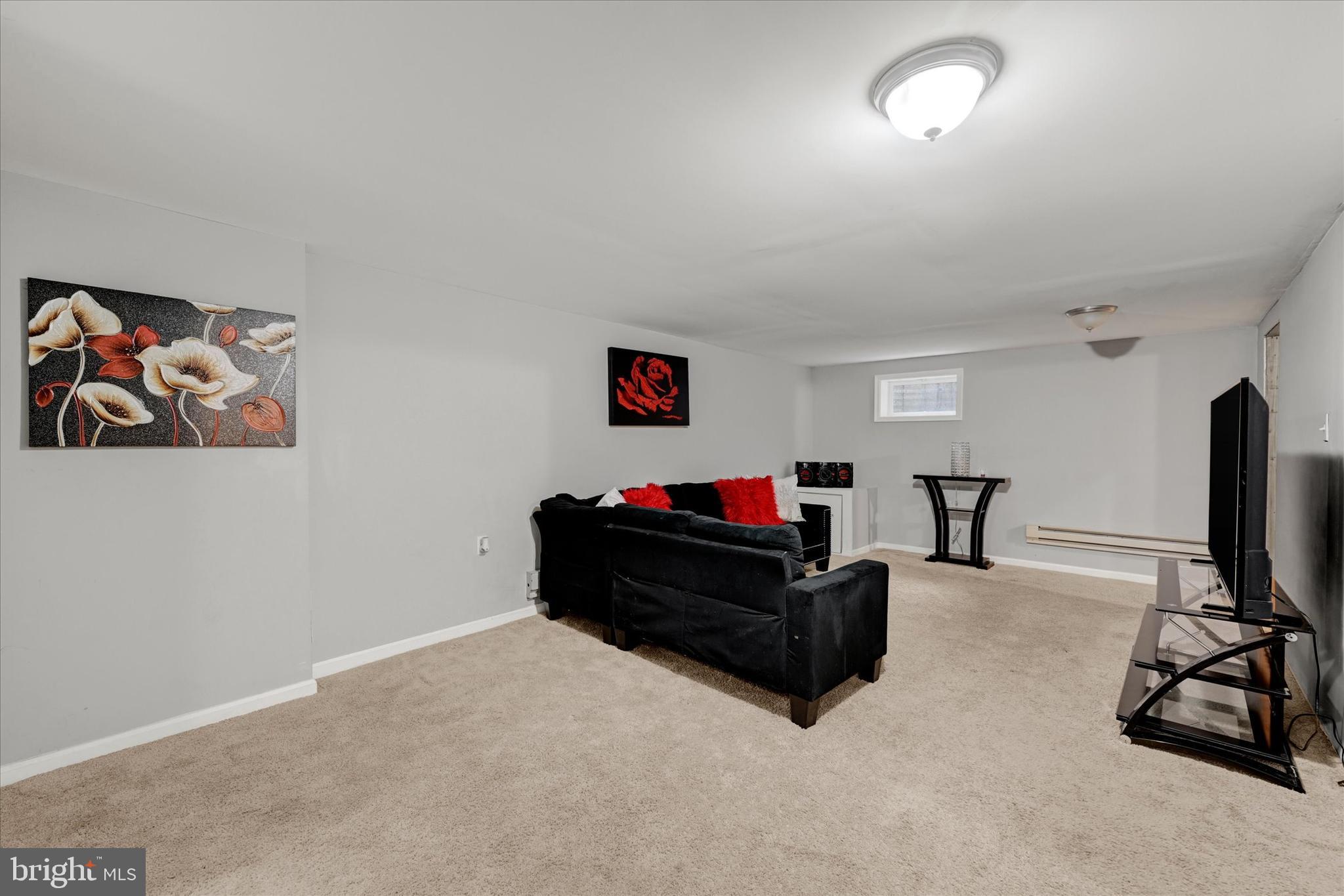 301 Locust Ln