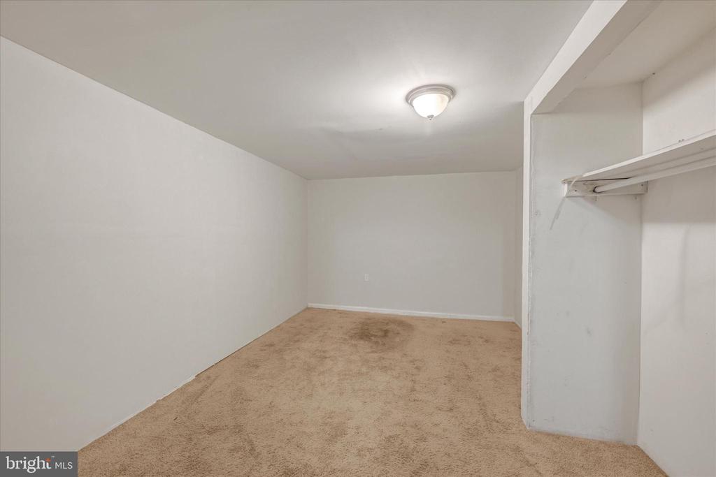 301 Locust Ln