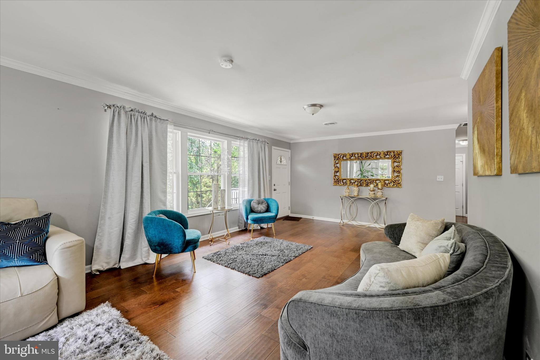 301 Locust Ln