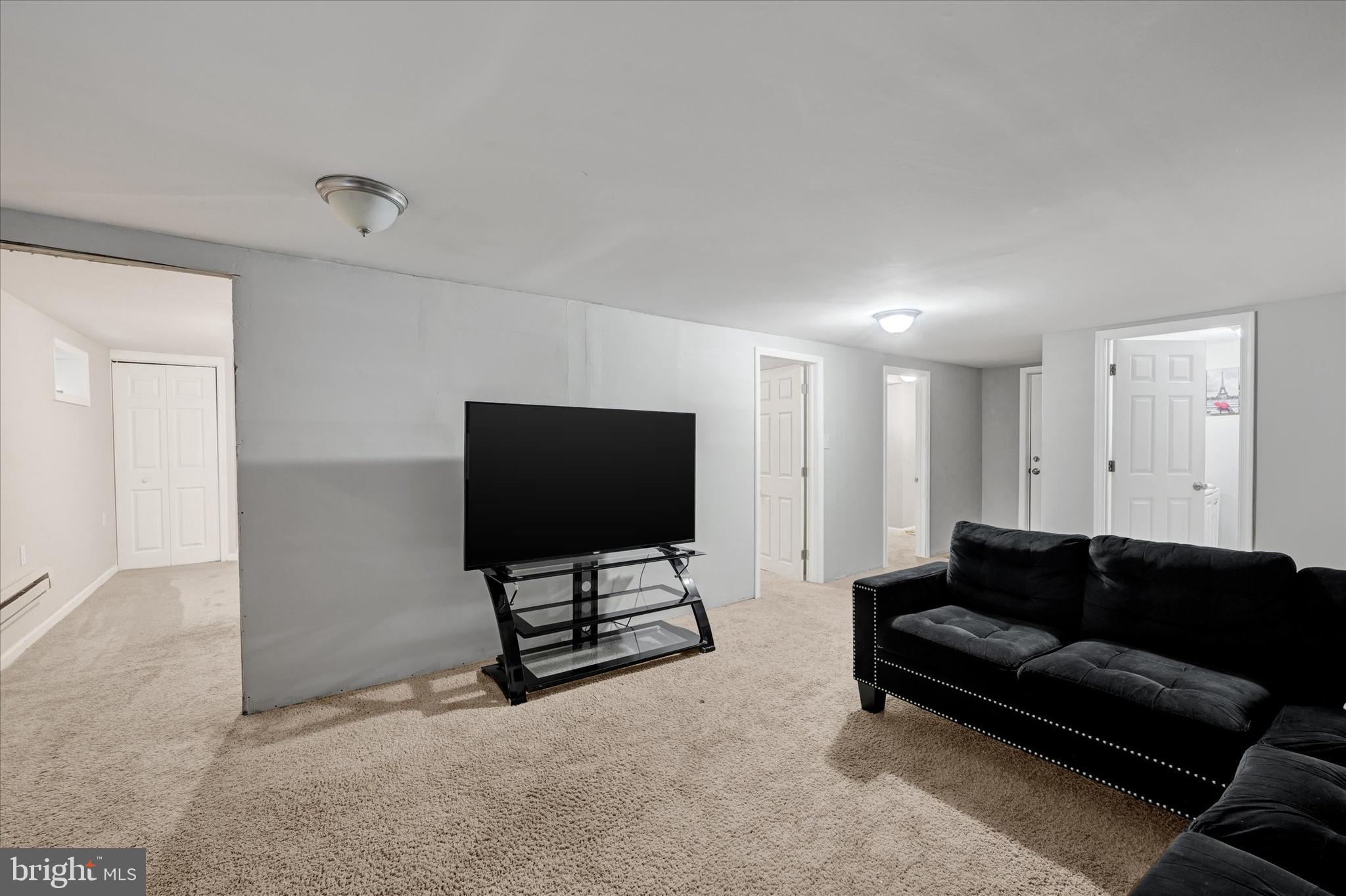 301 Locust Ln