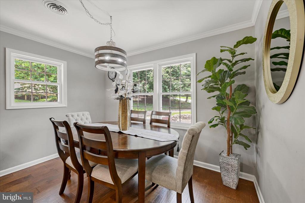 301 Locust Ln