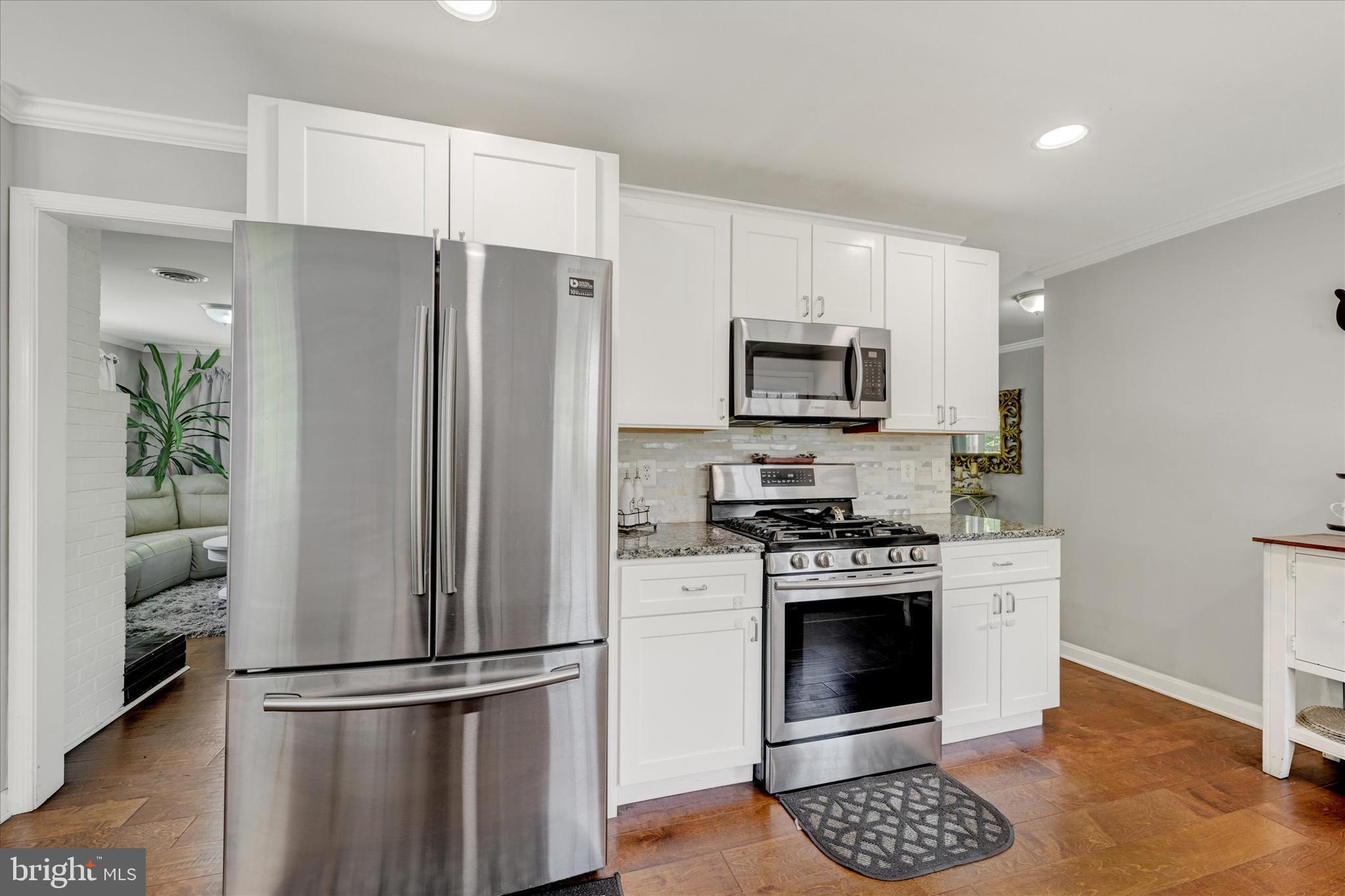 301 Locust Ln
