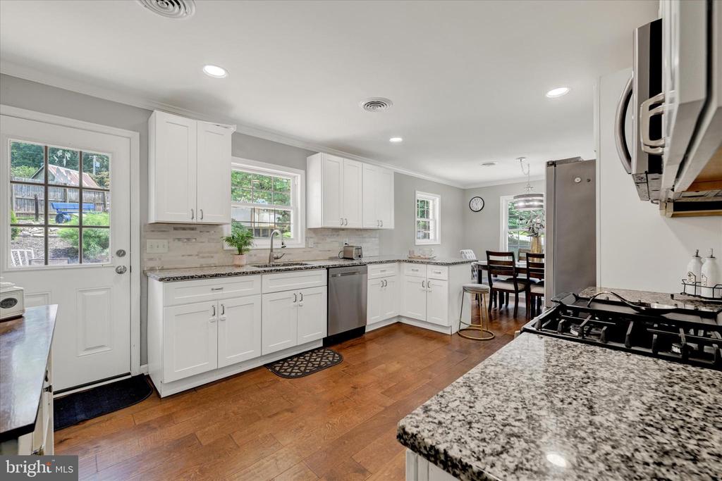 301 Locust Ln