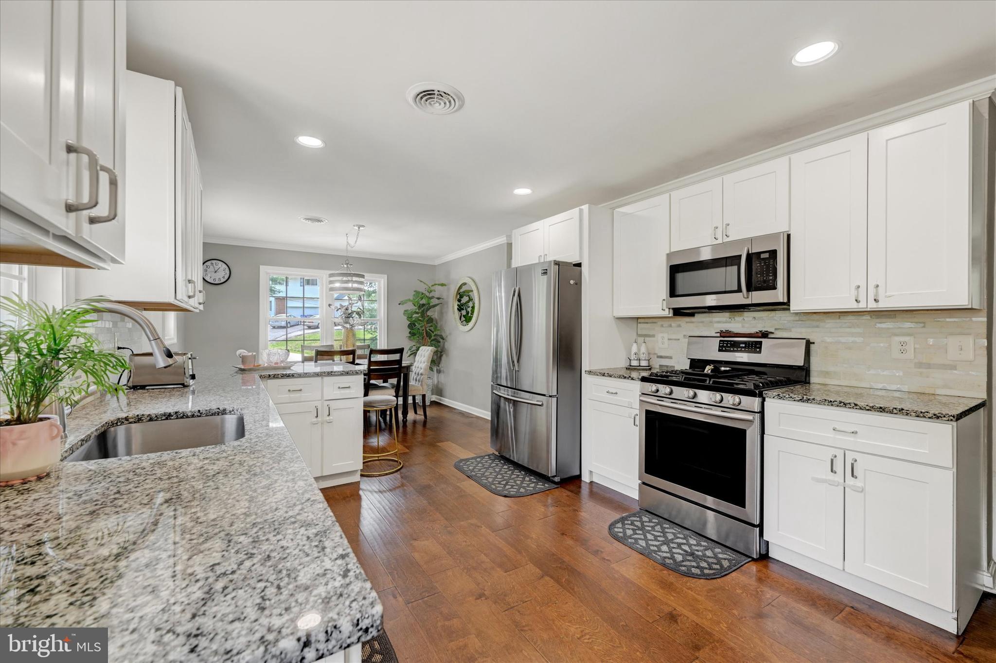 301 Locust Ln