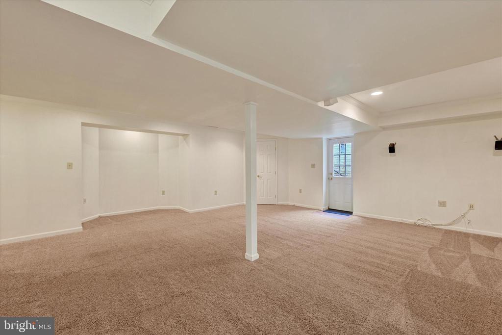 402 TALL SYCAMORE COURT