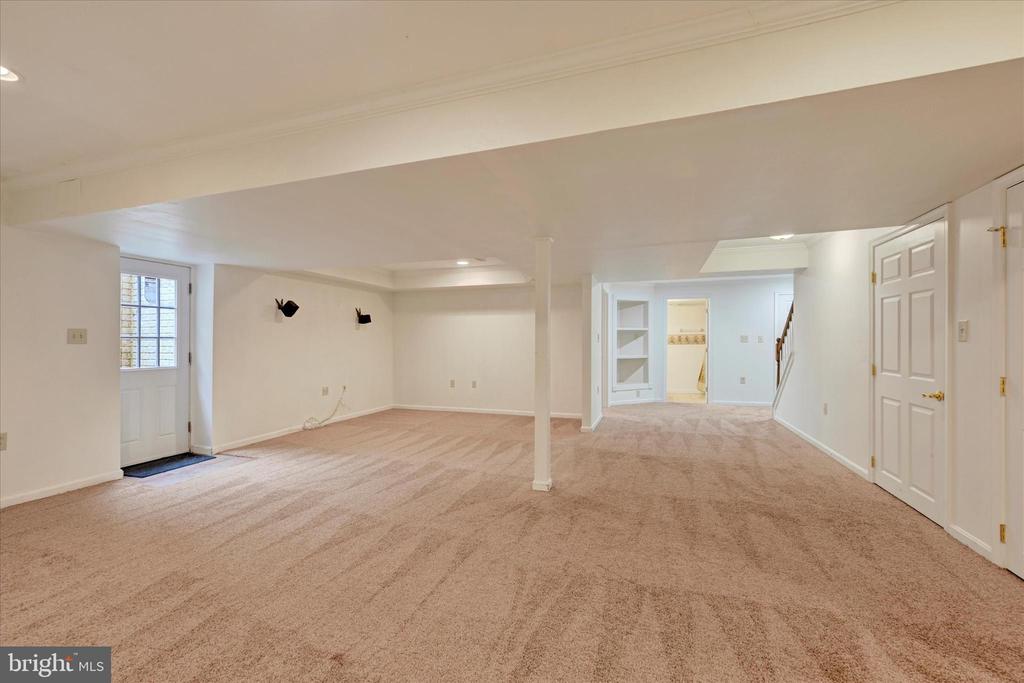 402 TALL SYCAMORE COURT