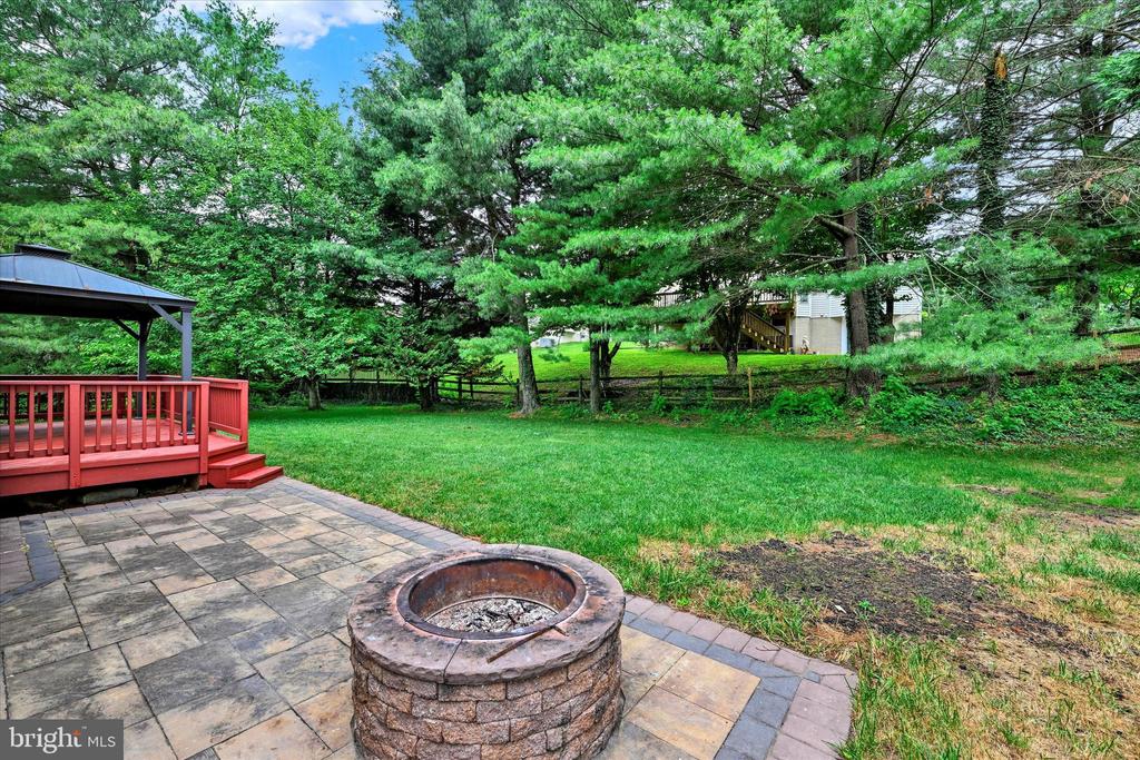 402 TALL SYCAMORE COURT