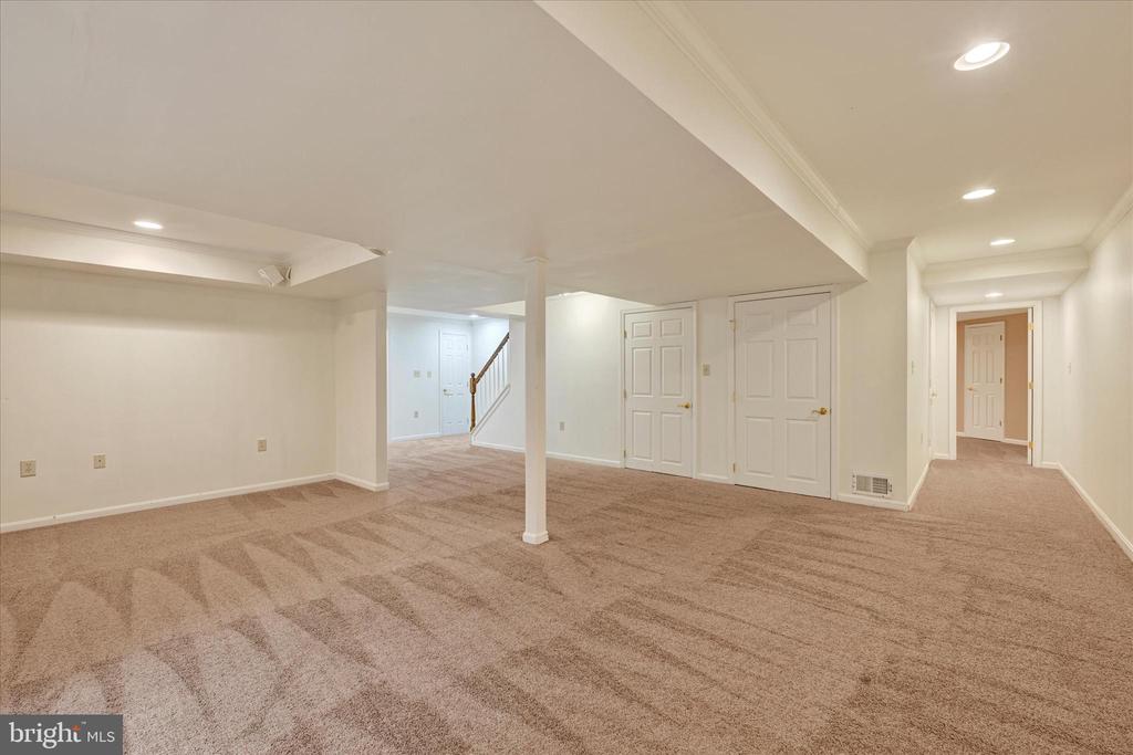 402 TALL SYCAMORE COURT