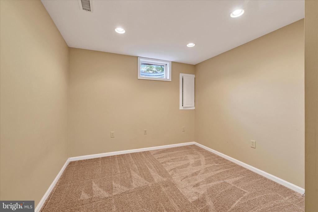 402 TALL SYCAMORE COURT