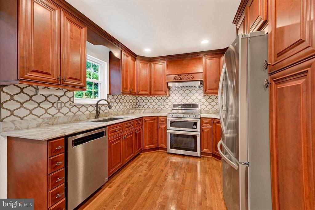 402 TALL SYCAMORE COURT