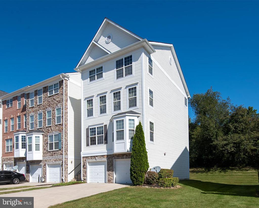 140 MOHEGAN DRIVE H