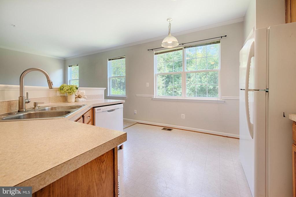 140 MOHEGAN DRIVE H