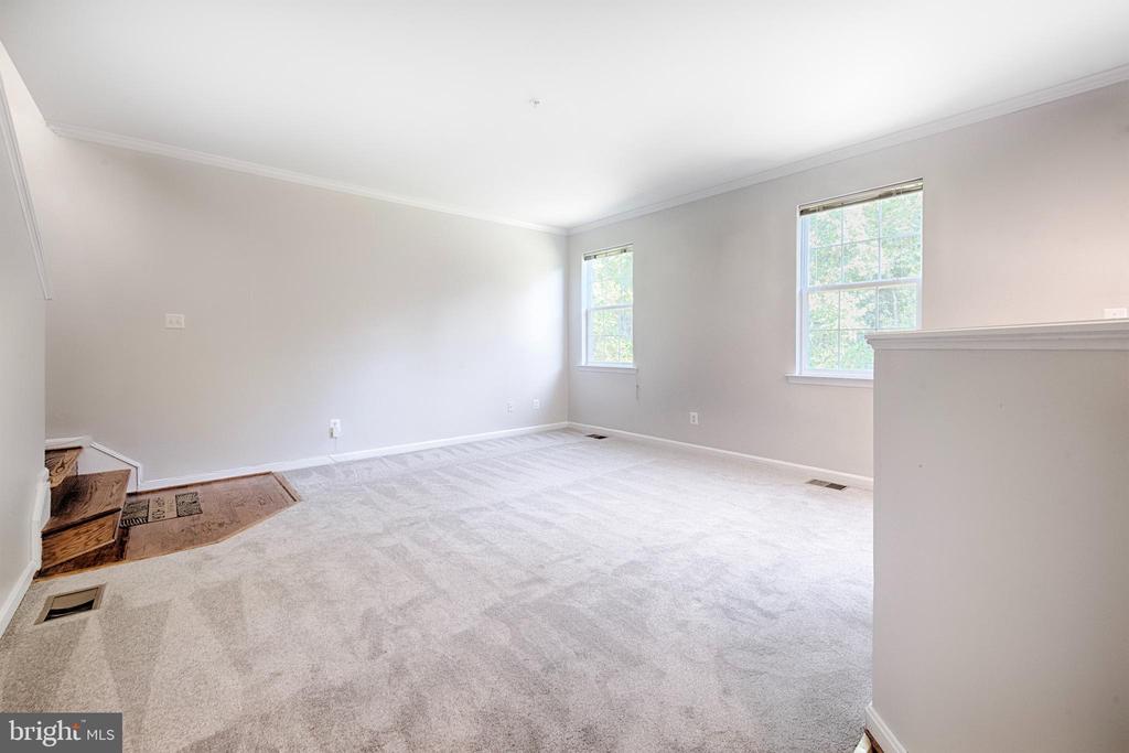140 MOHEGAN DRIVE H