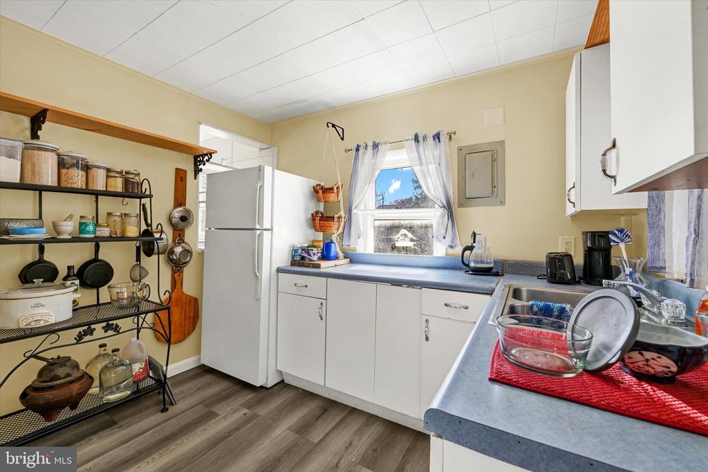 2108 MOORLAND DRIVE