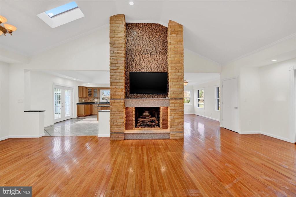 1809 MITCHELL DRIVE