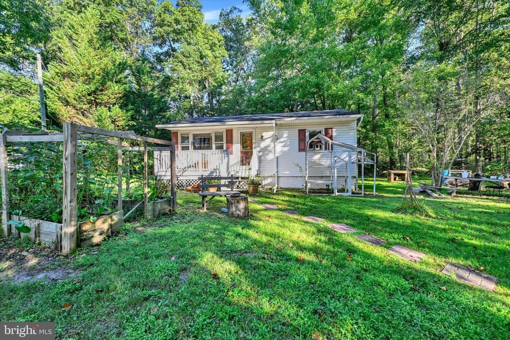 2108 MOORLAND DRIVE