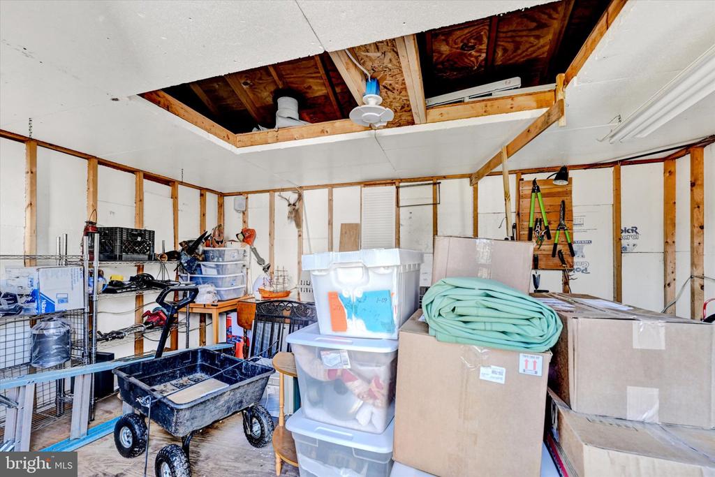 2108 MOORLAND DRIVE