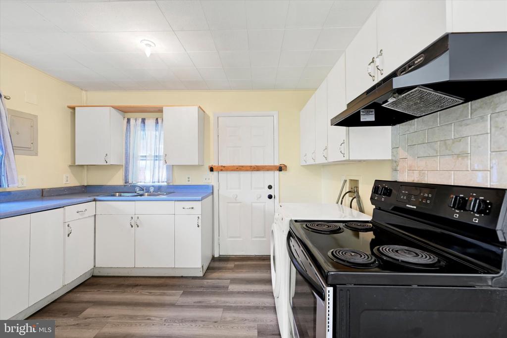 2108 MOORLAND DRIVE