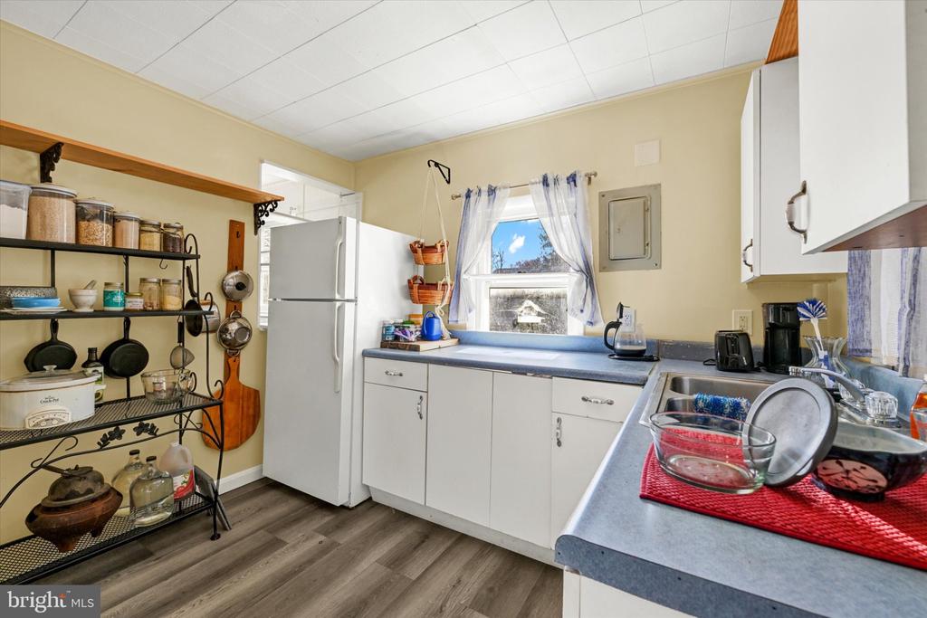 2108 MOORLAND DRIVE