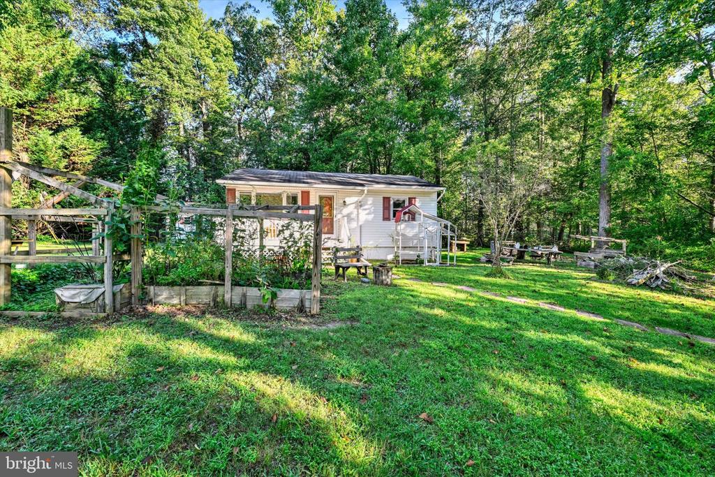 2108 MOORLAND DRIVE