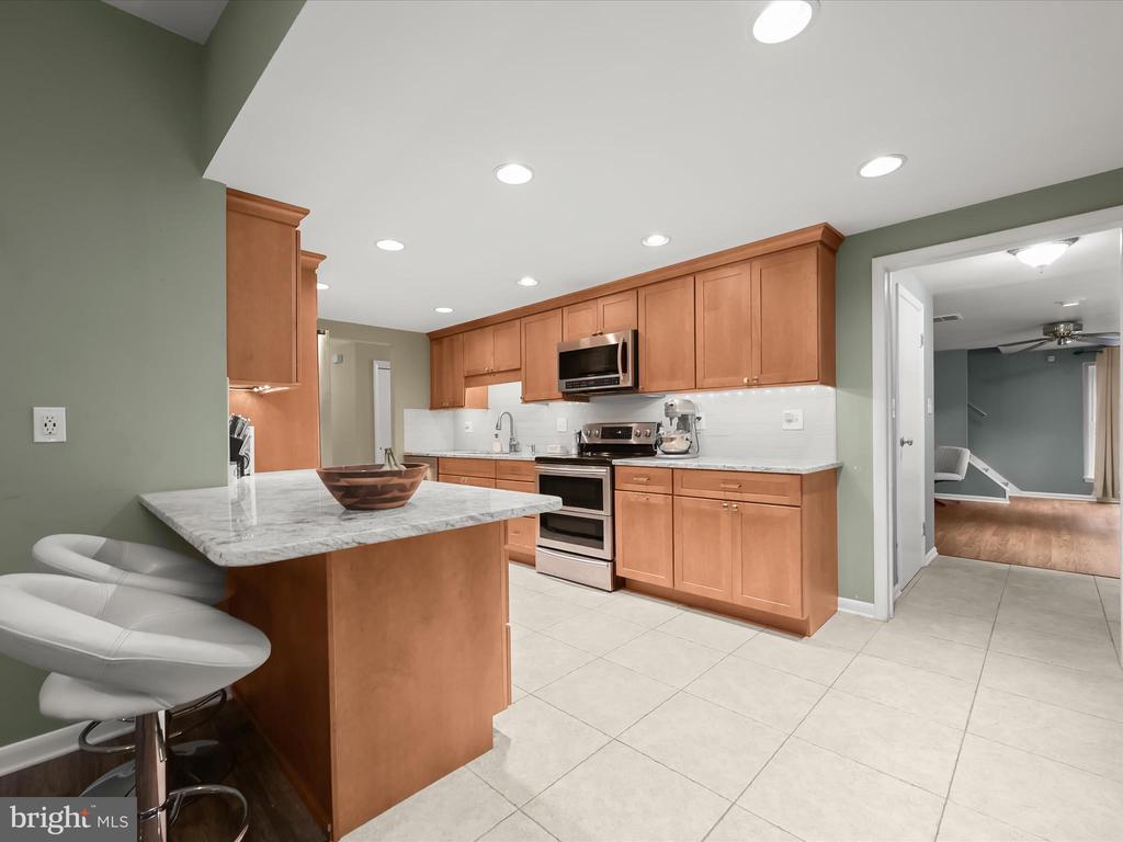9008 FLICKER PLACE