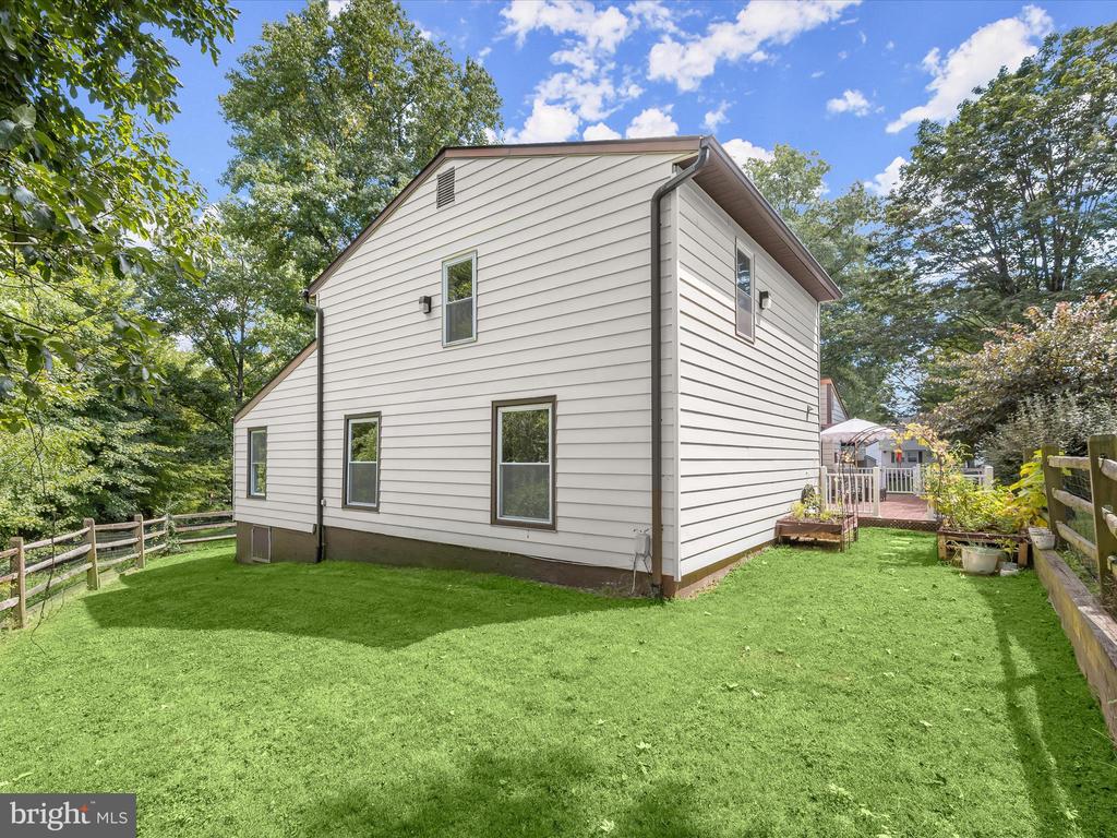 9008 FLICKER PLACE