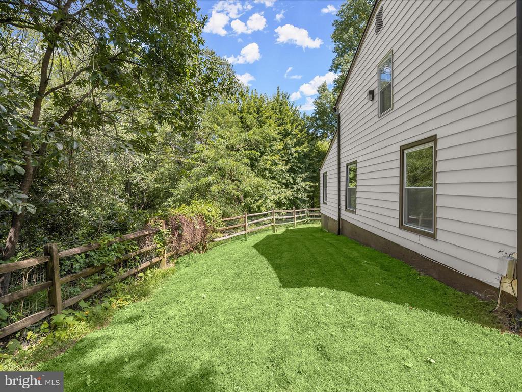 9008 FLICKER PLACE