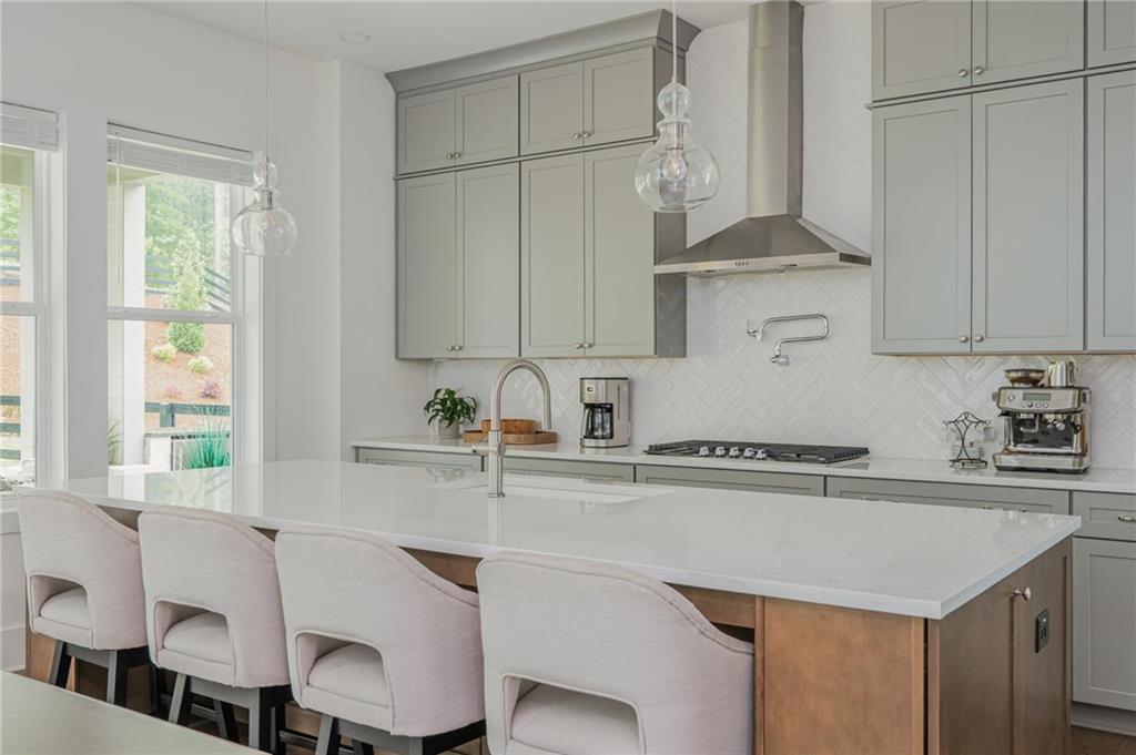 1011 Ridgeview Road