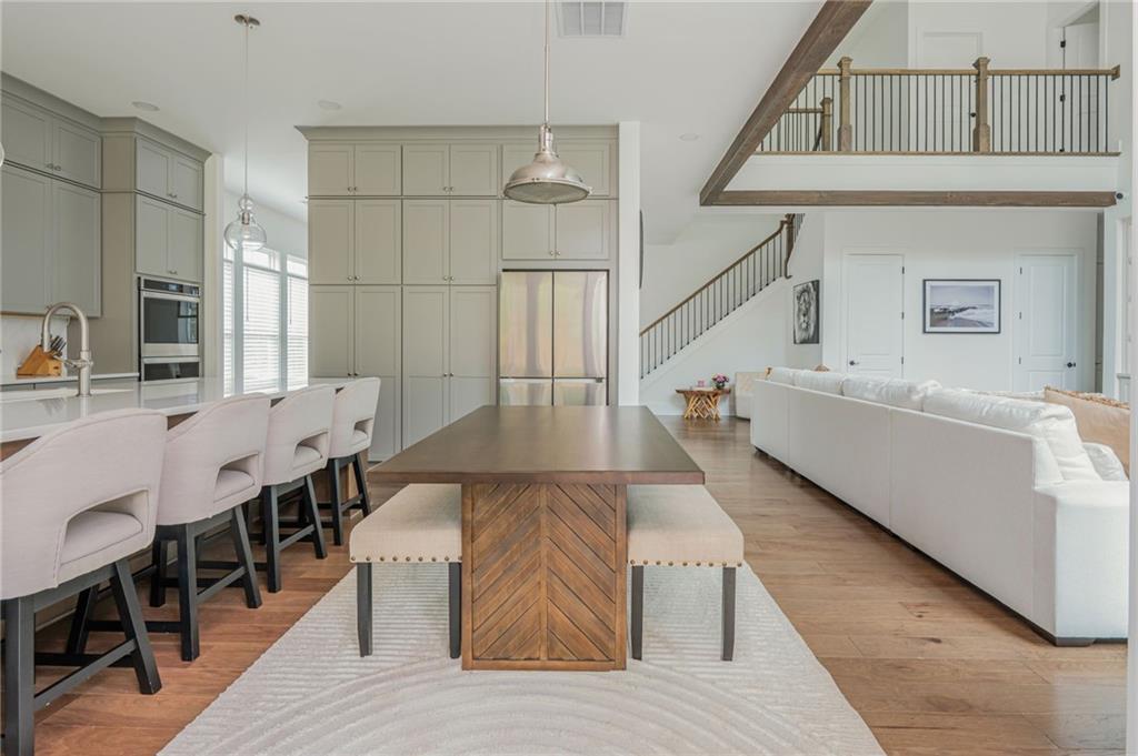 1011 Ridgeview Road