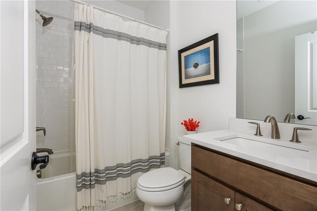 1011 Ridgeview Road