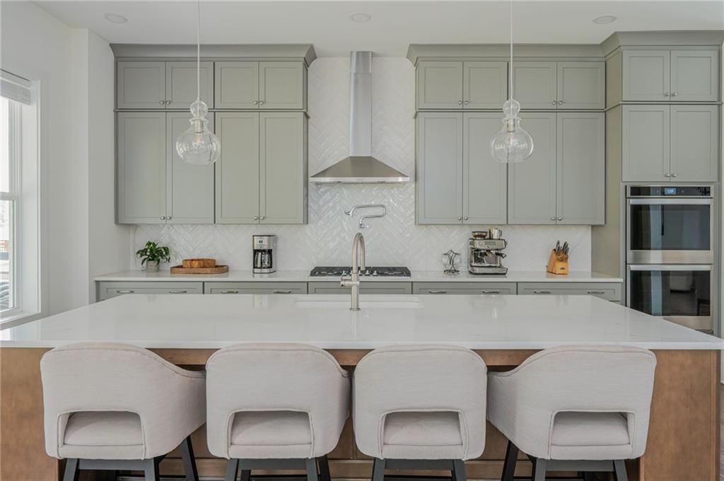 1011 Ridgeview Road