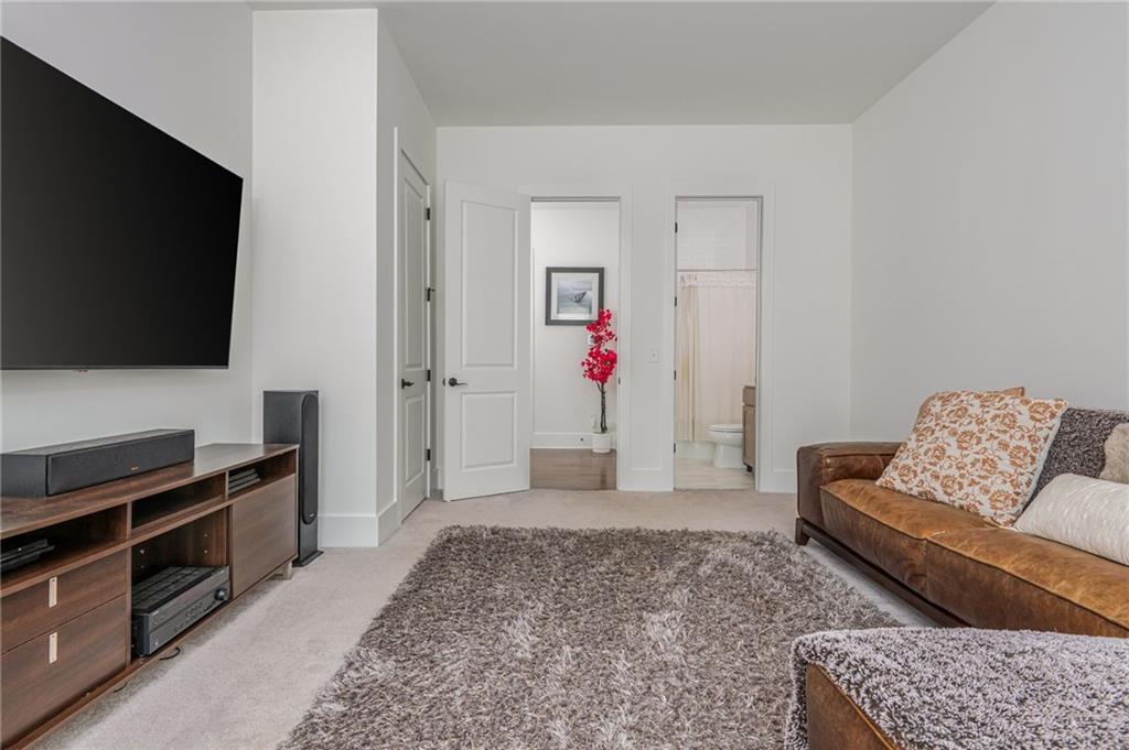 1011 Ridgeview Road