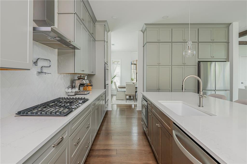 1011 Ridgeview Road