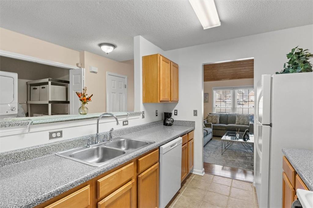 849 HILLANDALE Lane