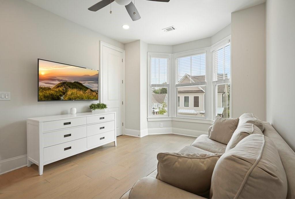 225 Anglin Walk