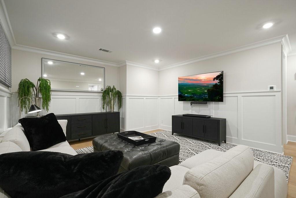 225 Anglin Walk