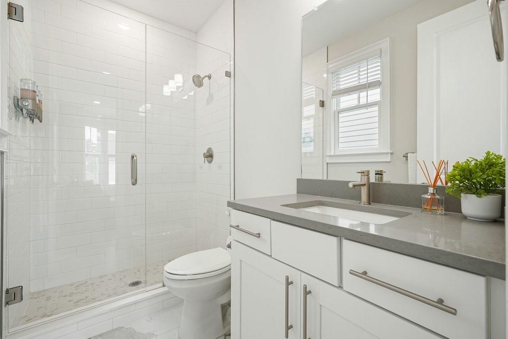 225 Anglin Walk