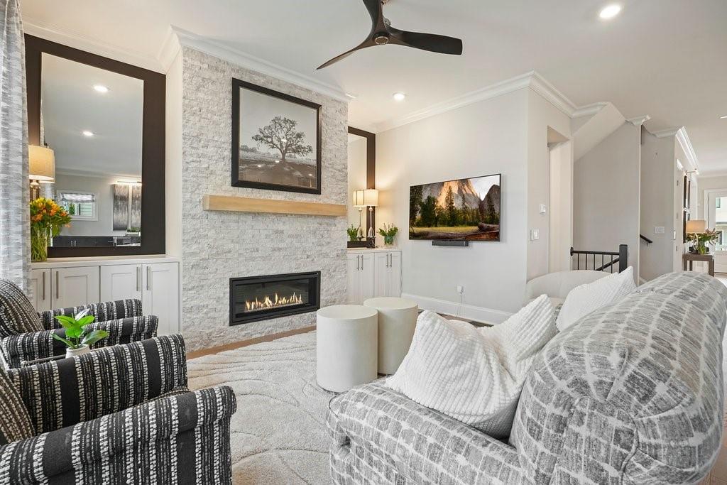 225 Anglin Walk