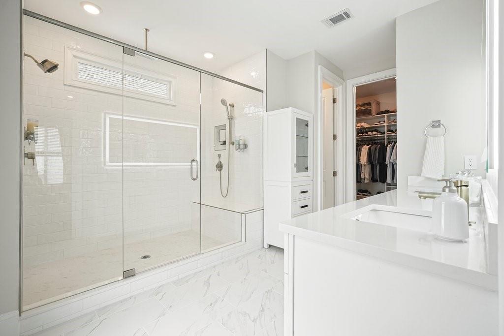 225 Anglin Walk