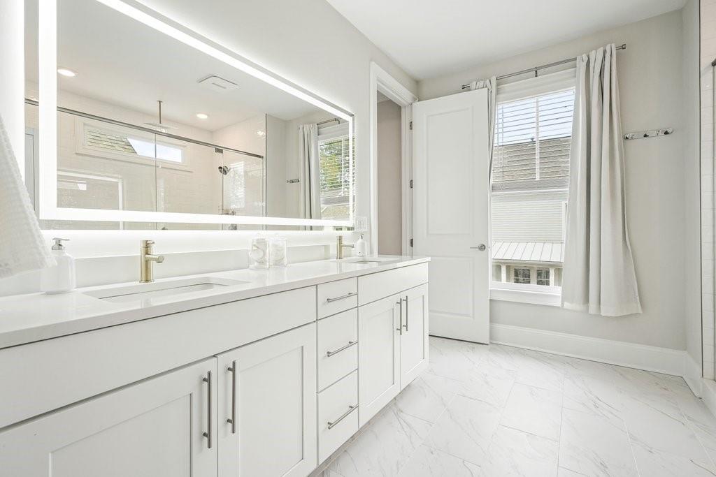 225 Anglin Walk