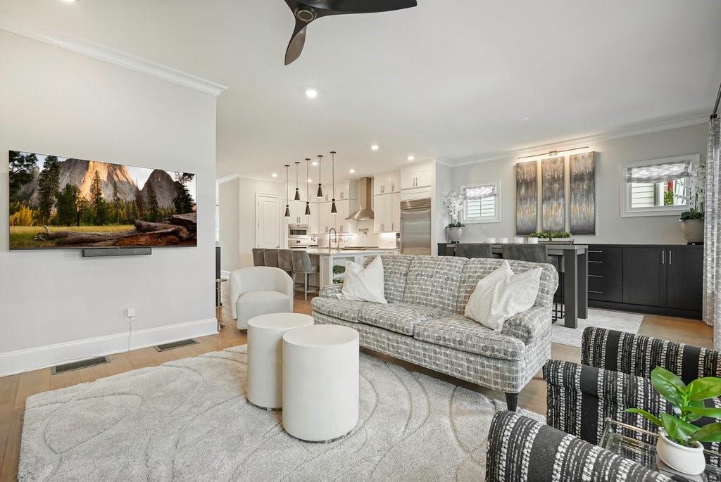 225 Anglin Walk