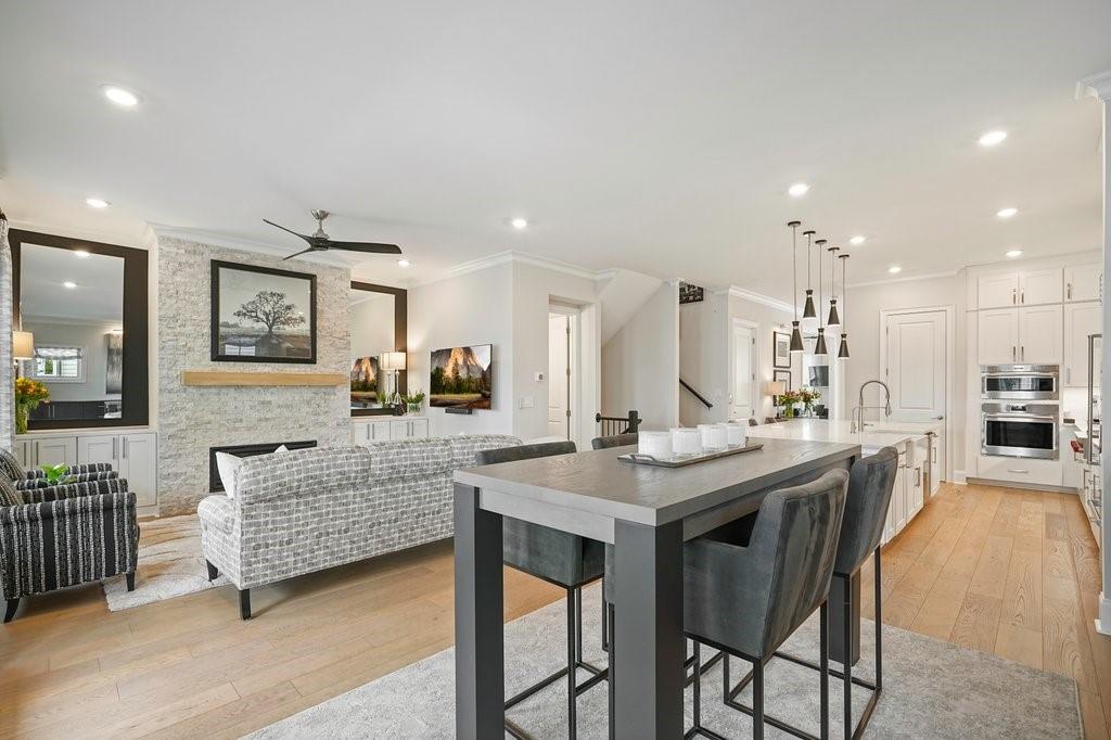 225 Anglin Walk