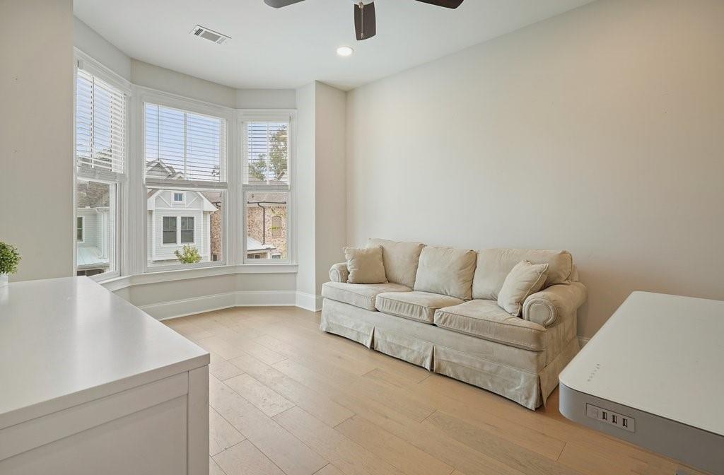 225 Anglin Walk