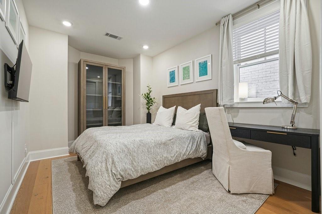 225 Anglin Walk
